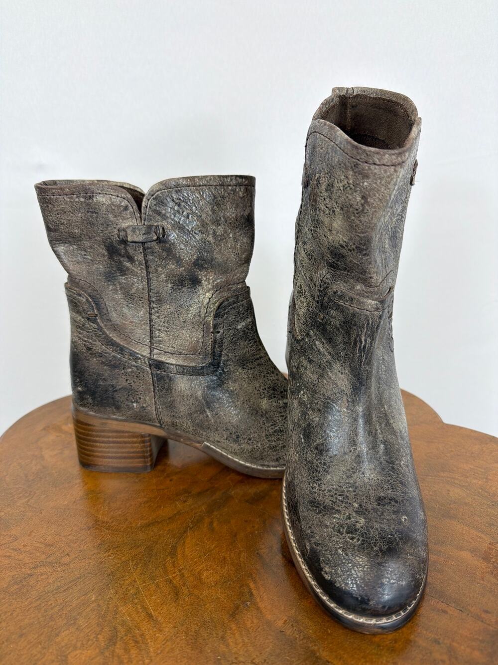 Diba True Charcoal Distressed Leather Pull On 2 Inch Heel Boots Size 8.5 NWOB